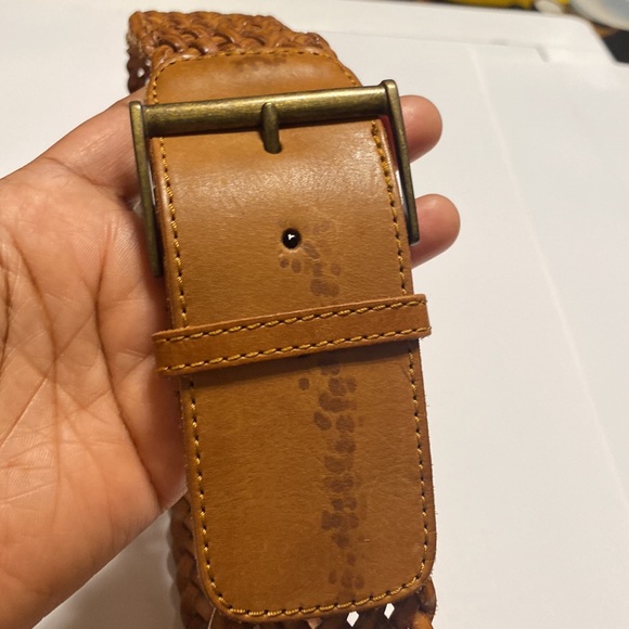 30-9192 PERRY ELLIS GENUINE LEATHER BELT SIZE ML - Picture 2 of 7